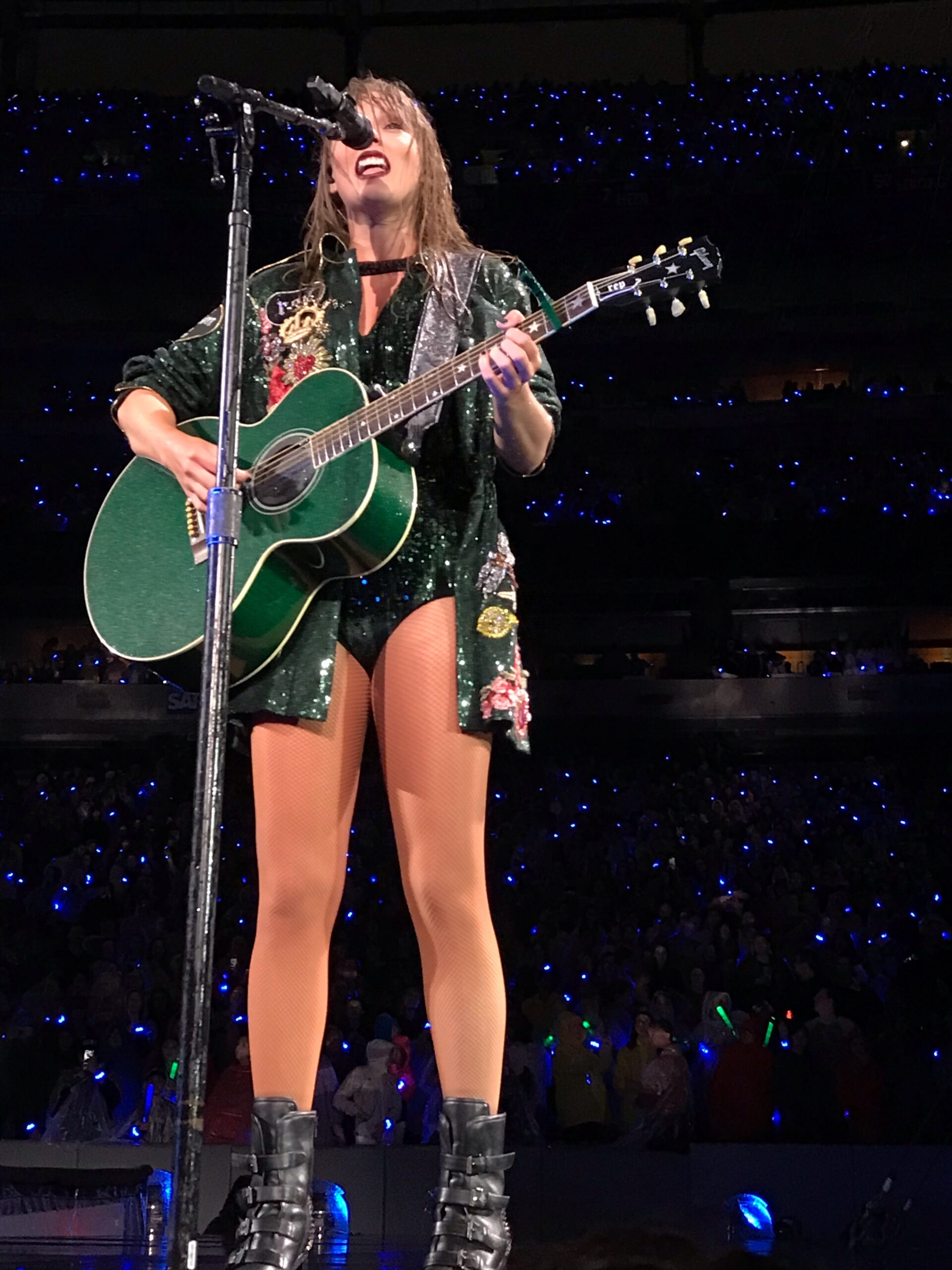 Field: featured image Taylor Swift performing Fearless during Reputation Stadium Tour - New Jersey, 2018