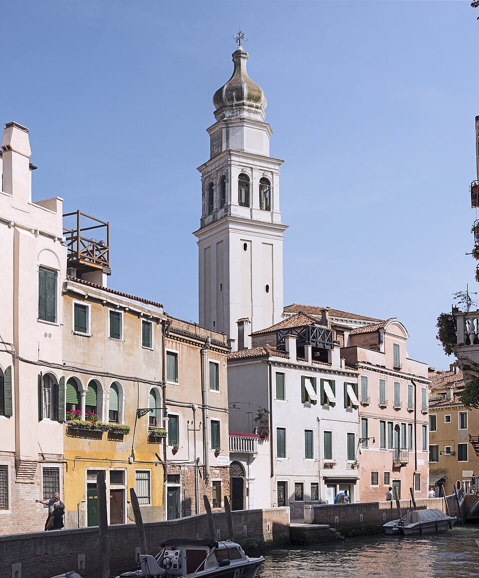 Field: featured image Campanile of Chiesa di Sant’Antonin rising above rooftops in Venice