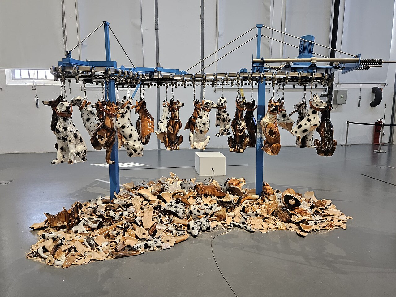 Field: featured image Joana Vasconcelos installation of suspended metal chains and nets inside MAAT Central
