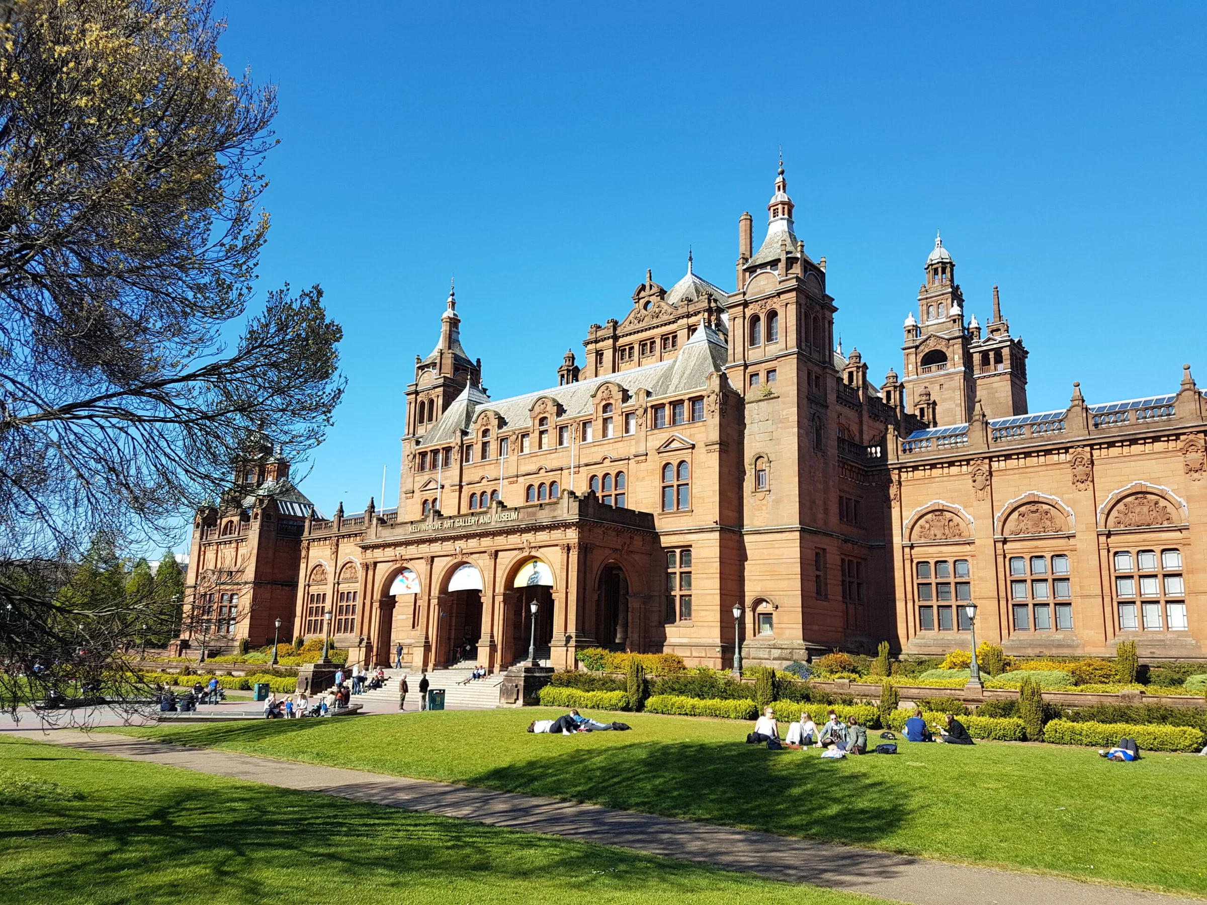 Field: featured image Exterior of Kelvingrove Art Gallery and Museum in Glasgow