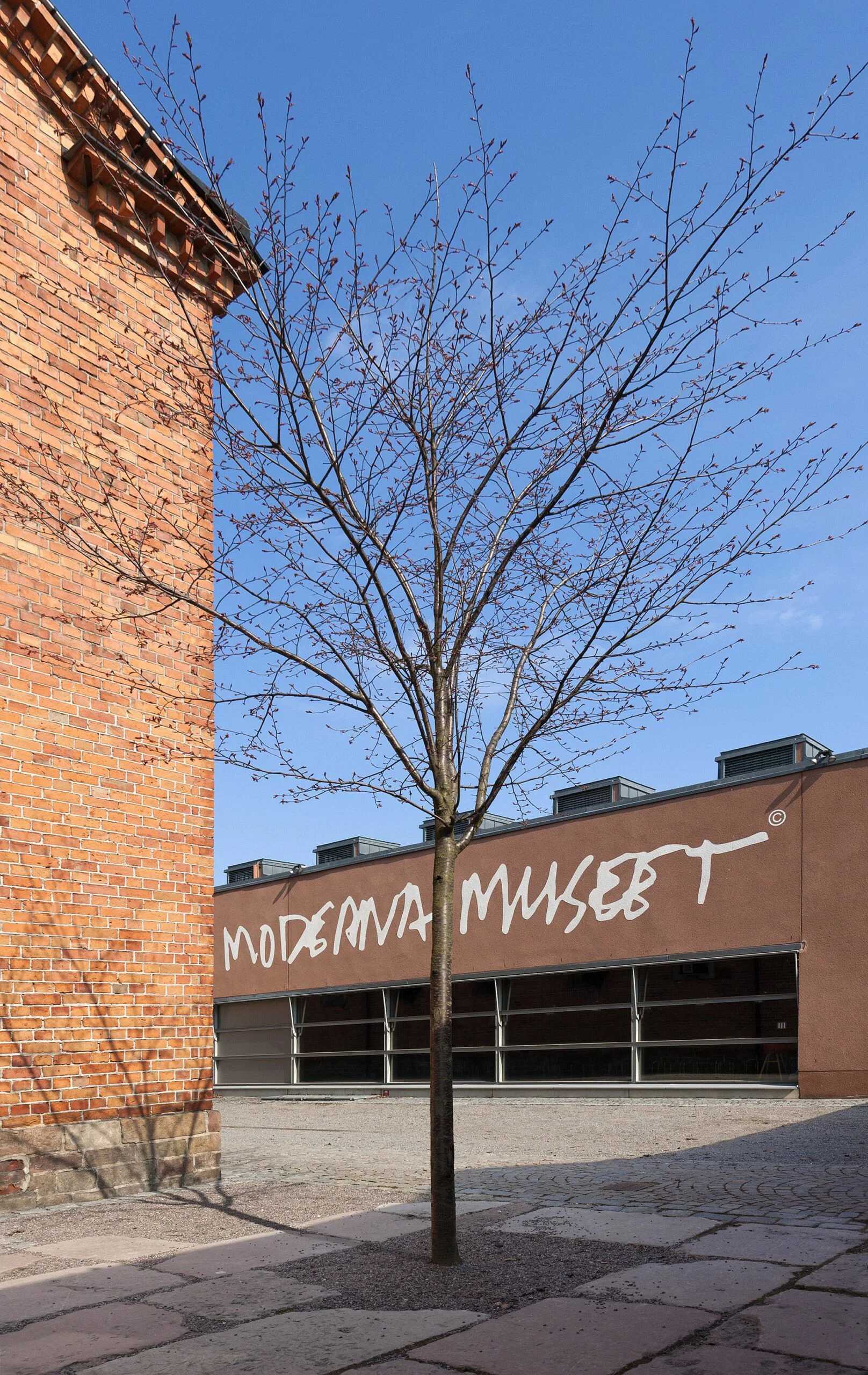 Field: featured image Main entrance of Moderna Museet in Stockholm