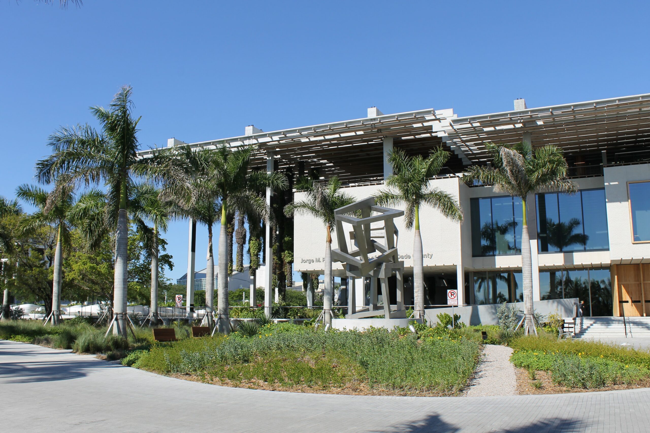 Field: featured image Exterior of Pérez Art Museum Miami beside Biscayne Bay